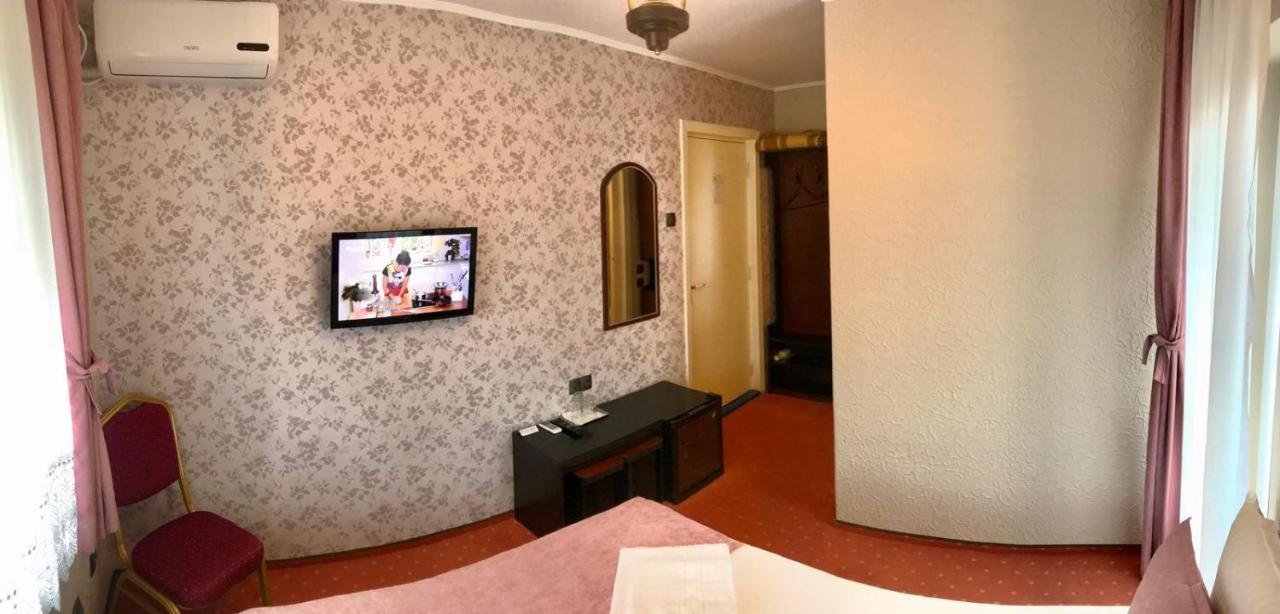 快速旅馆酒店 Rădăuţi 外观 照片