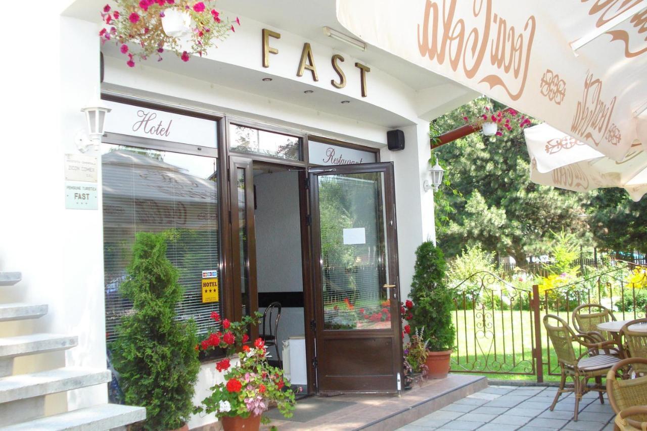快速旅馆酒店 Rădăuţi 外观 照片